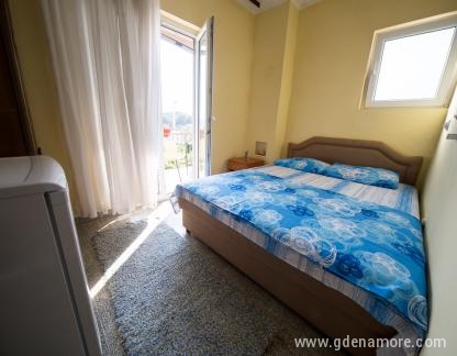 Ferienwohnungen Pavicevic Tivat, , Privatunterkunft im Ort Tivat, Montenegro - Unutra&amp;amp;amp;amp;scaron;nji izgled dvokrevet